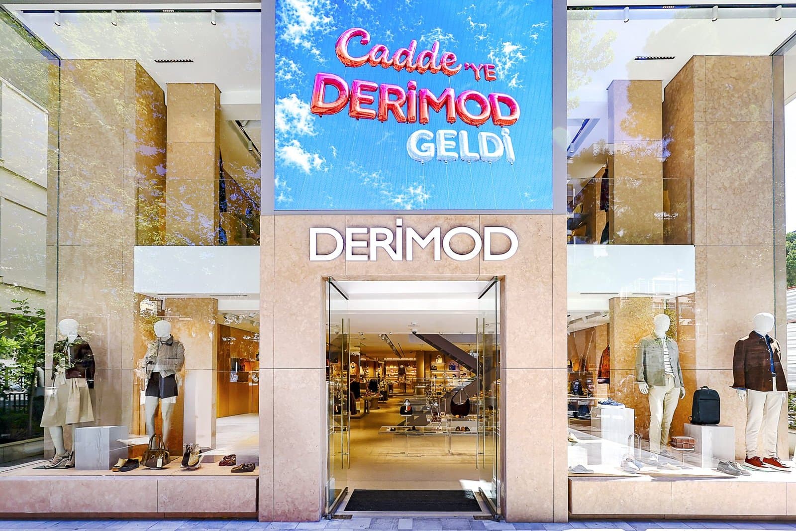 Derimod 10 yıl sonra Bağdat Caddesi'ne 800 metrekarelik flagship mağazayla döndü