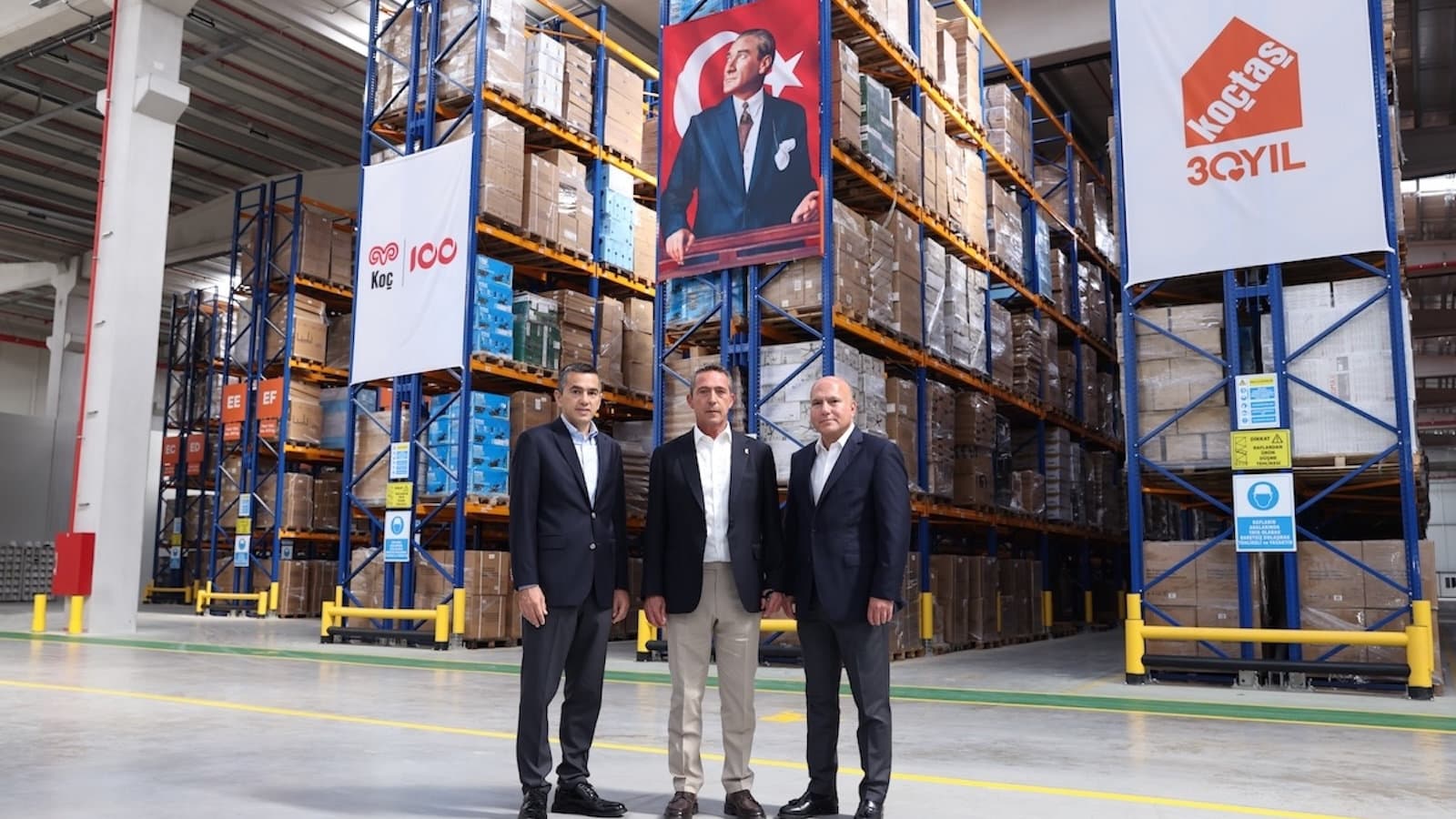 Koçtaş aynı günde lojistik merkezi ve yeni format mağaza açtı