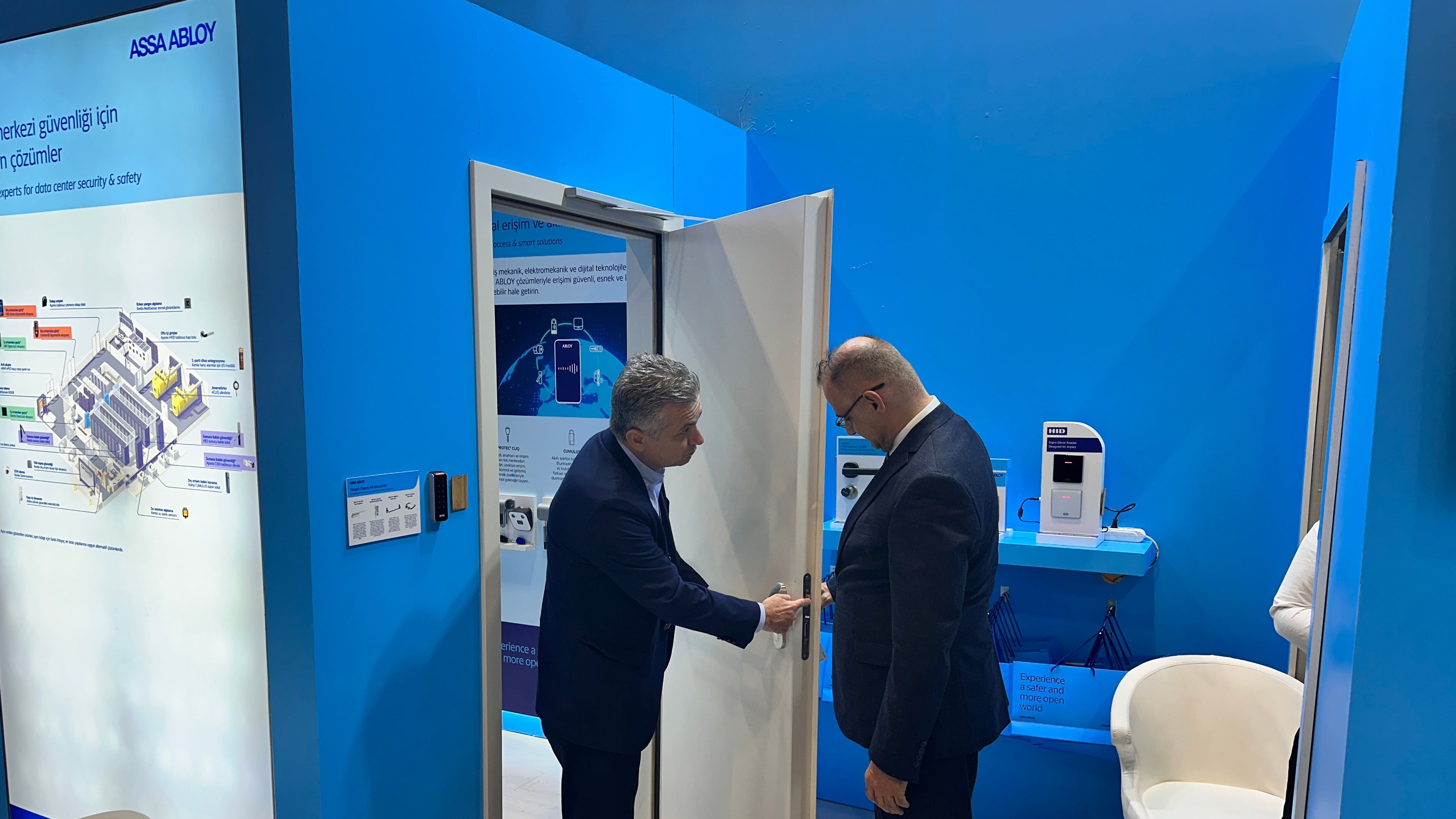 MKS'nin acil çıkış kapısı ASSA ABLOY standında yer aldı