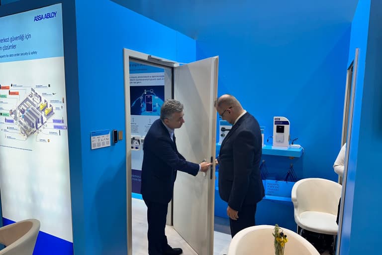 MKS'nin acil çıkış kapısı ASSA ABLOY standında yer aldı