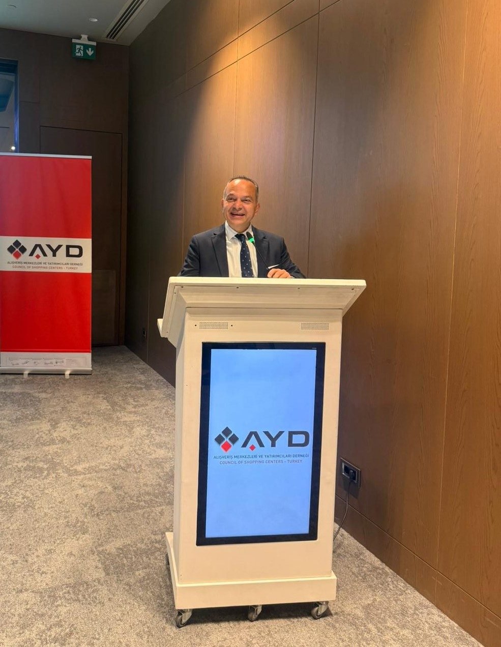 AYD: 445 alışveriş merkezi yılda 59 milyar dolar perakende cirosu üretiyor