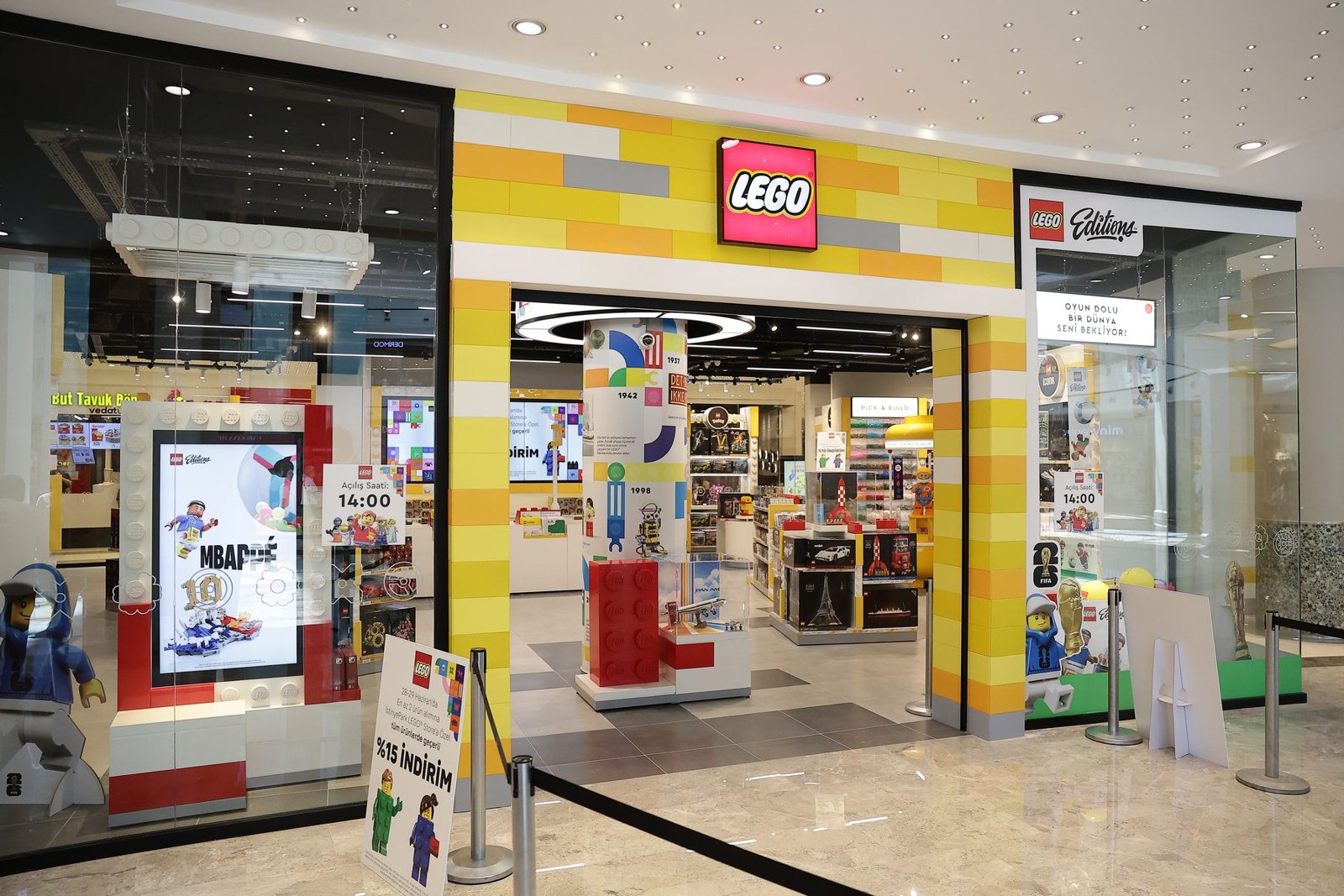 LEGO, İstanbul'daki 12'nci mağazasını İstinyePark'ta açtı